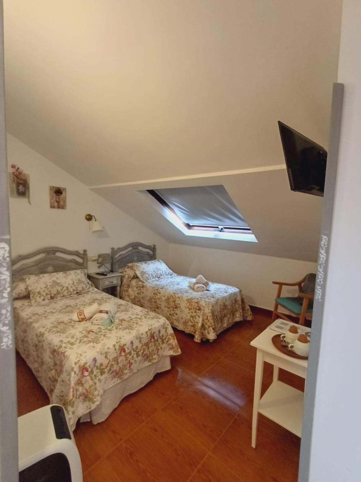 Hotel El Coterin Apartamentos Y Habitaciones Arenas De Cabrales Kültér fotó